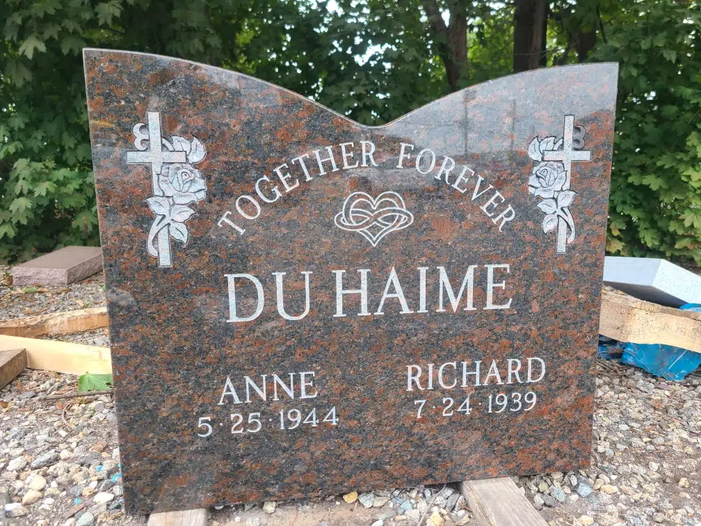Granite Memorial Bench hand-carved by Memorial Bench Finder in NJ — image 3